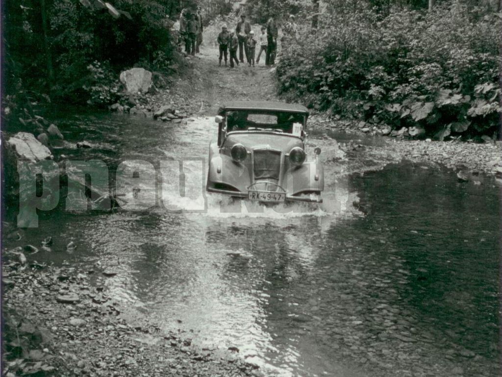 1976aa
